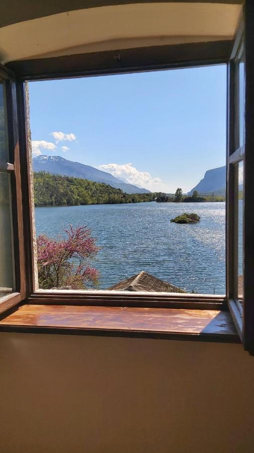 Castel Toblino Apartments Calavino エクステリア 写真